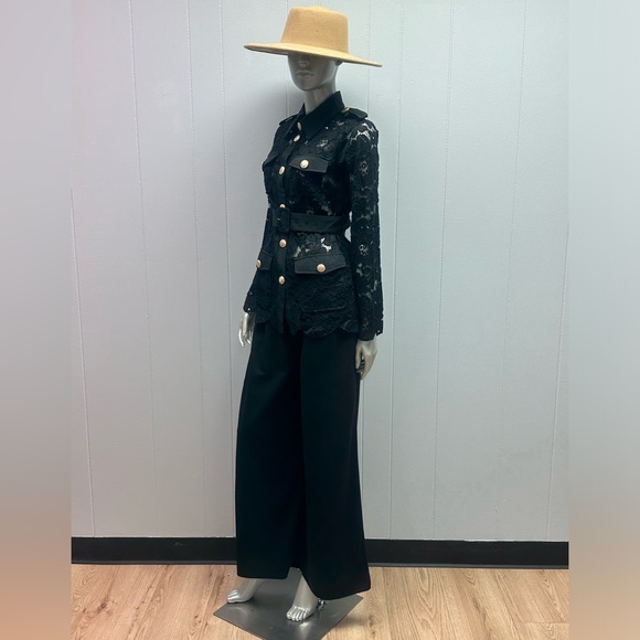 Simple Elegance Floral Lace Button Down Blouse - Picture 3 of 9